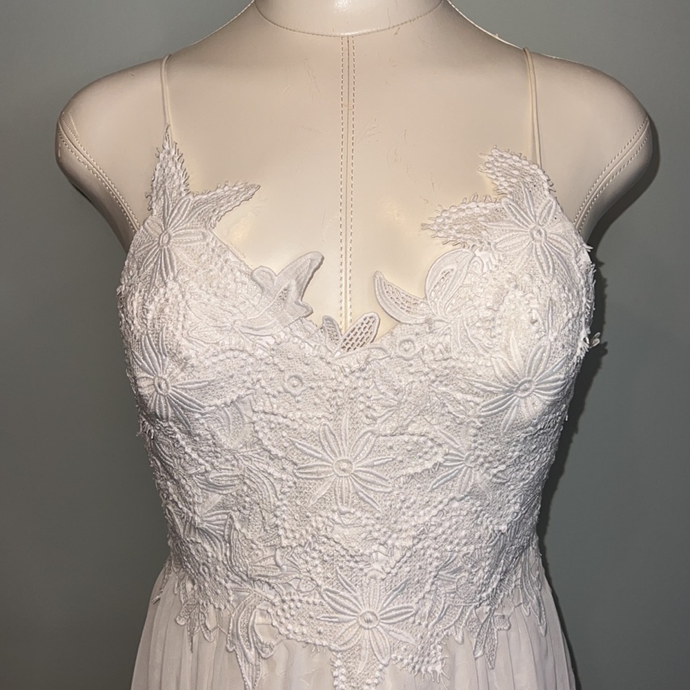 Heartloom Belle Sandra Bridal Gown size small - Picture 2 of 12